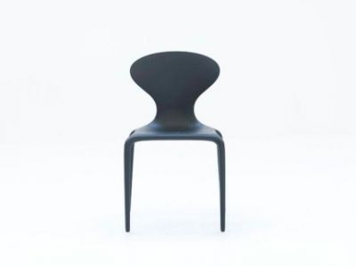 Schwarzer Stuhl Supernatural Sedia von Moroso, moderner Designstuhl für Esszimmer und Wohnbereich.